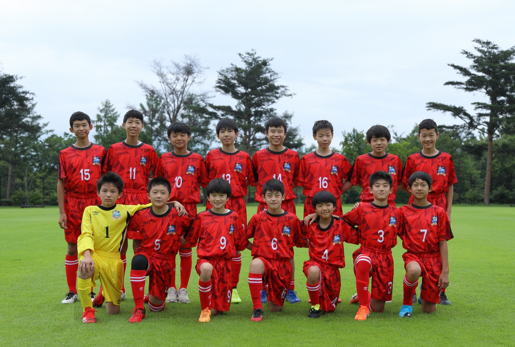 Cdy Escola 山梨県で小学生以下の選手のトレーニングを行っているサッカースクールです